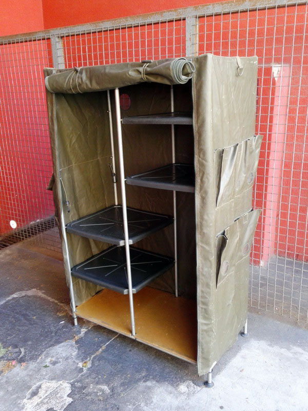 armario desmontable metal loneta 1cremallera rota 161x101x51 1u